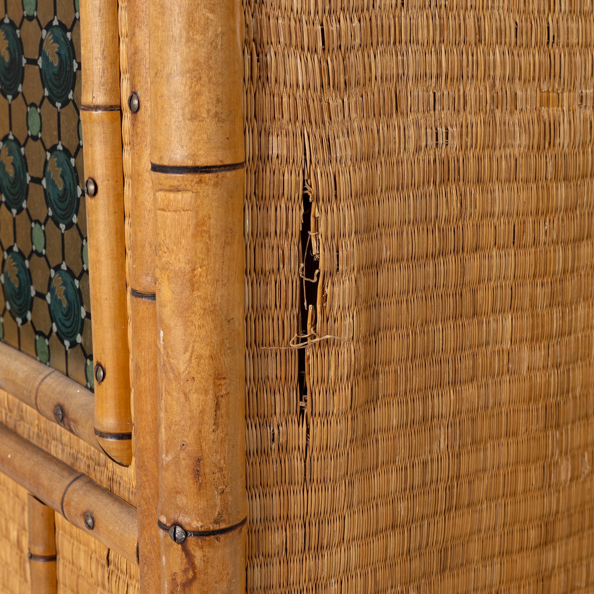 Klädskåp, omkring år 1900.