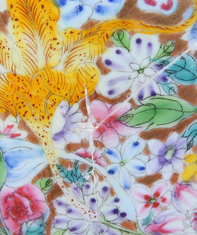 URNA, porslin, Kina, millefiori-dekor, 1900-tal.