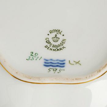 Tazza, porslin. Royal Copenhagen, "Flora Danica", Danmark, 1900-tal.