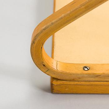 Alvar Aalto, vägghyllor, 2 st, modell 112/L för O.Y. Huonekalu- ja Rakennustyötehdas A.B 1900-talets mitt.