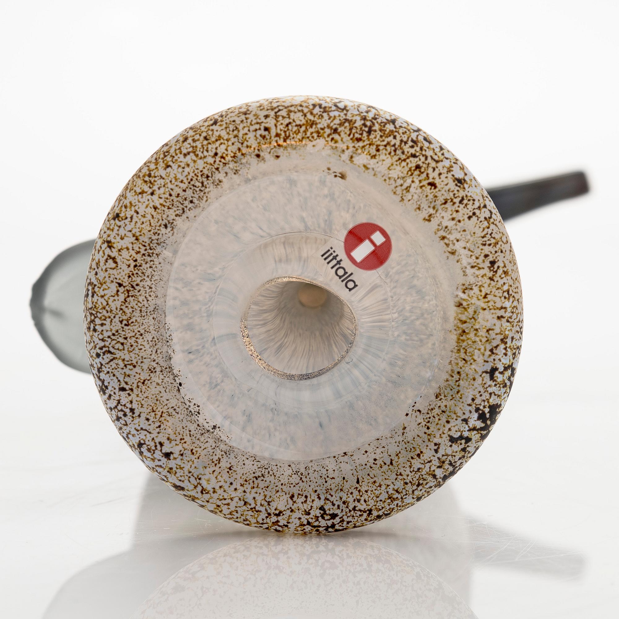 Oiva Toikka, a 'Heron' glass bird signed O. Toikka Nuutajärvi.