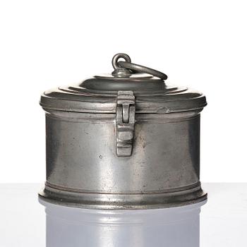 A late baroque pewter butter-box, mark og H. G. Pschorn, Stockholms 1732.
