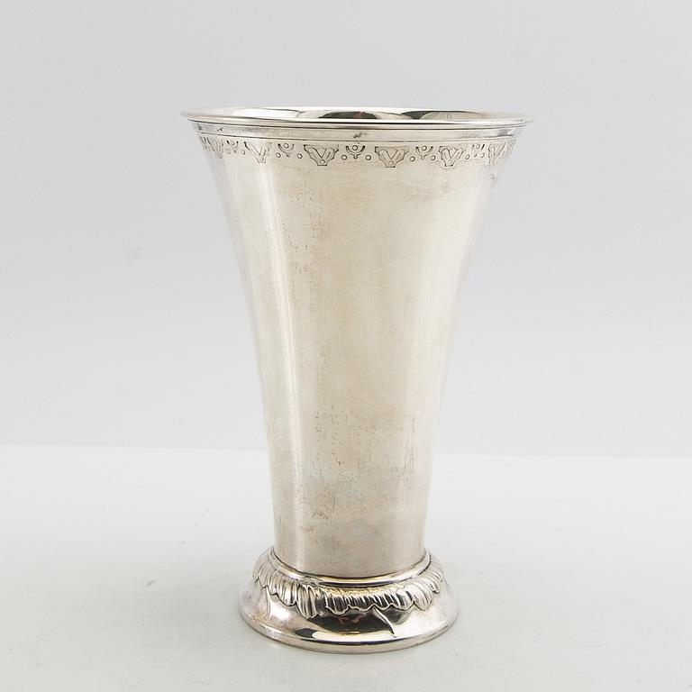 CG Hallberg Vase/Cup silver Stockholm 1947.