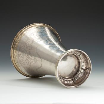 PIKARI, hopeaa. Erik Ernander Uppsala 1799. Korkeus 21,5 cm. Paino 460 g.