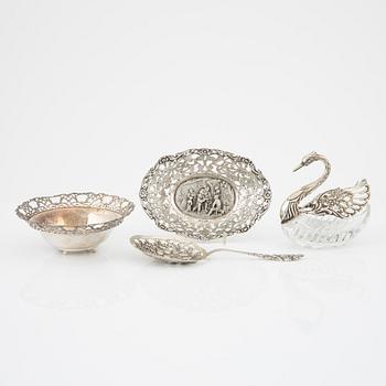 A set of four silver utensils, 20th Century.