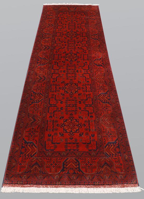 Gallerimatta, Afghan, sk Khan Mohammadi, ca 297 x 78 cm.