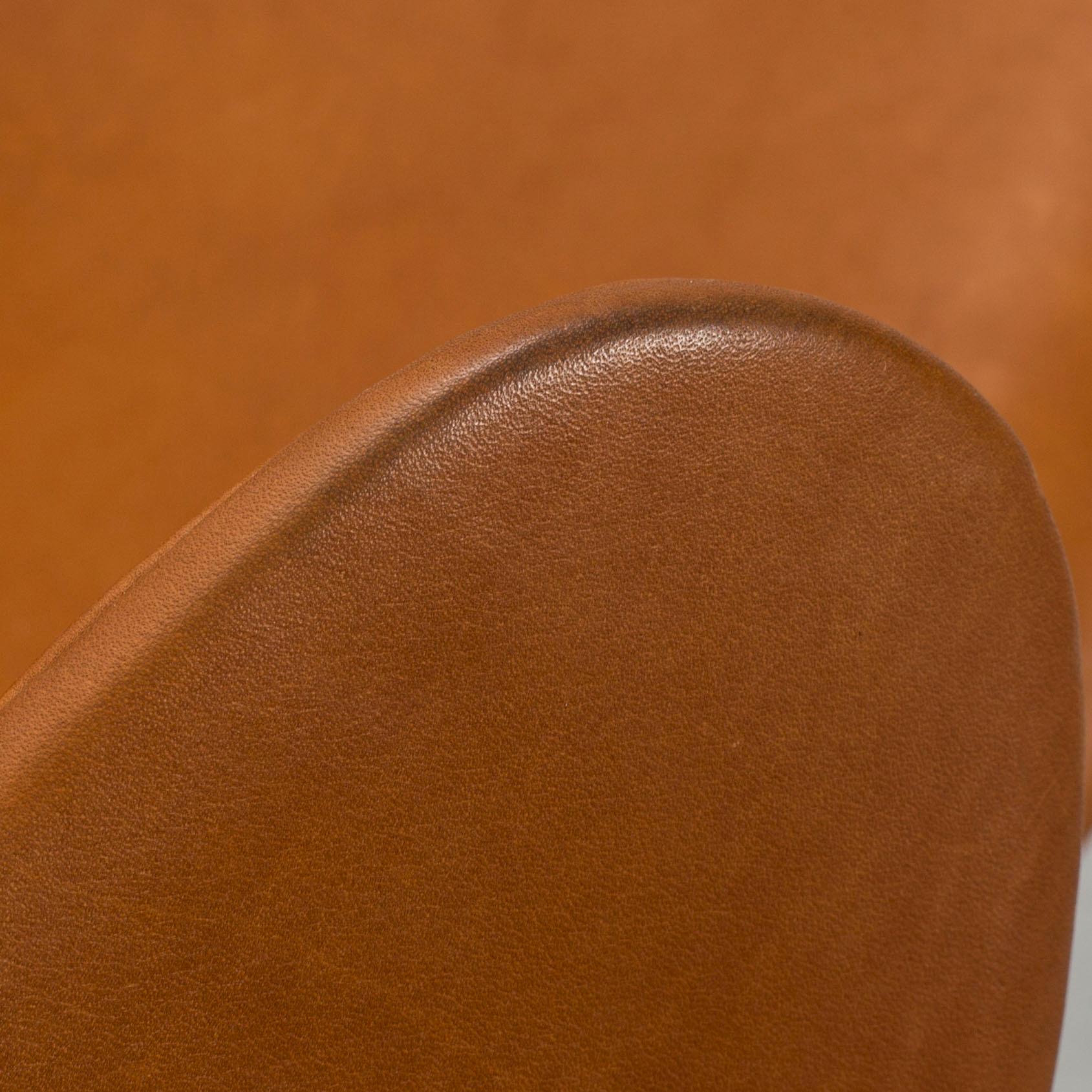 A SET OF 6 ARNE JACOBSEN "SERIES 7" CHAIRS, Fritz Hansen.