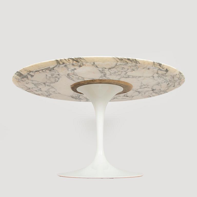 Eero Saarinen, A mid-20th century  'Tulip' dining table, for Artek, manufactured under licens by Billnäs factory.