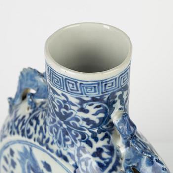 A blue and white Chinese moonflask, late Qing dynasty.