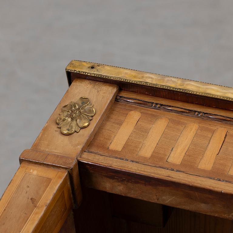 Demarble table, Gustavian.