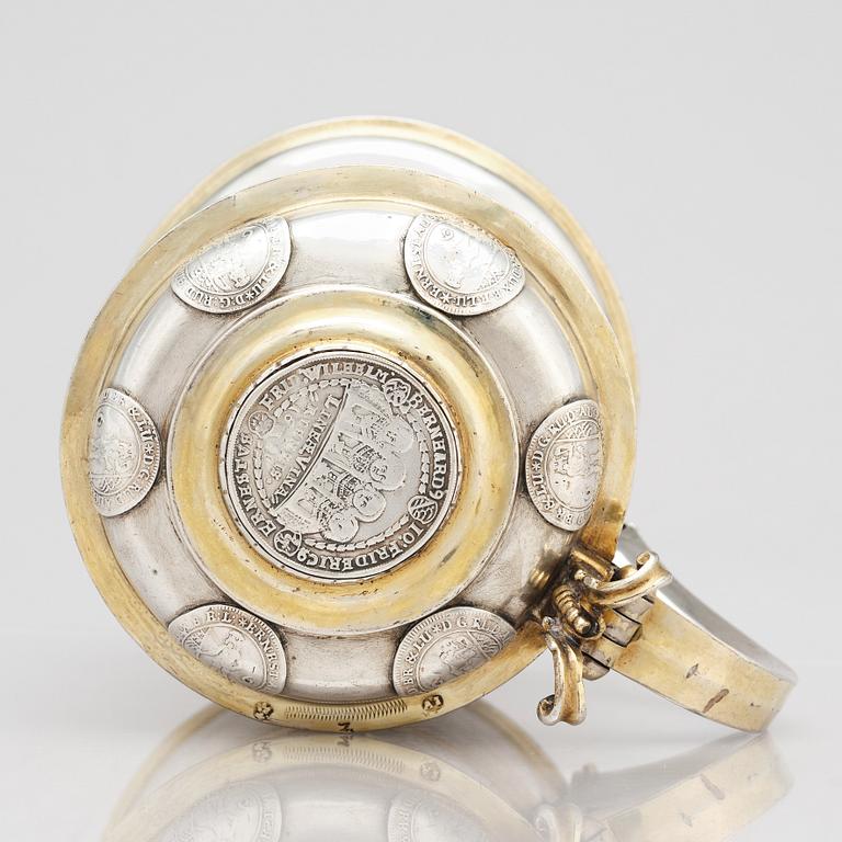 Andreas Junge I, dryckeskanna, delvis förgyllt silver, Königsberg, möjligen 1736.