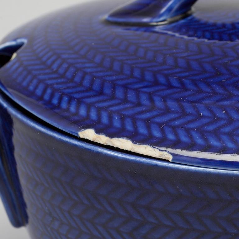 HERTHA BENGTSSON, servis, 21 delar, porslin, "Blå eld". Rörstrand.