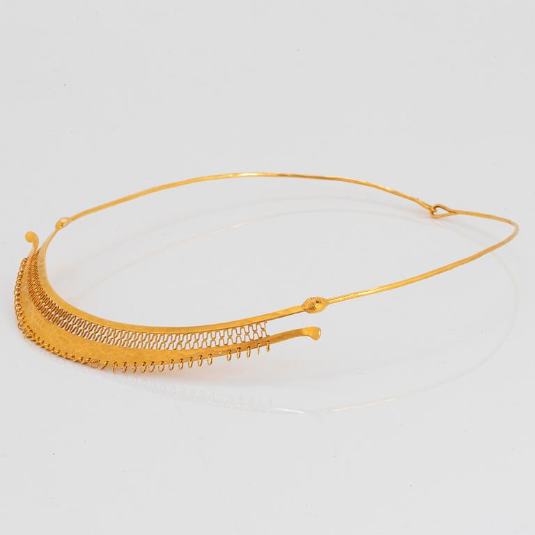 A Tapio Wirkkala 18K gold necklace.