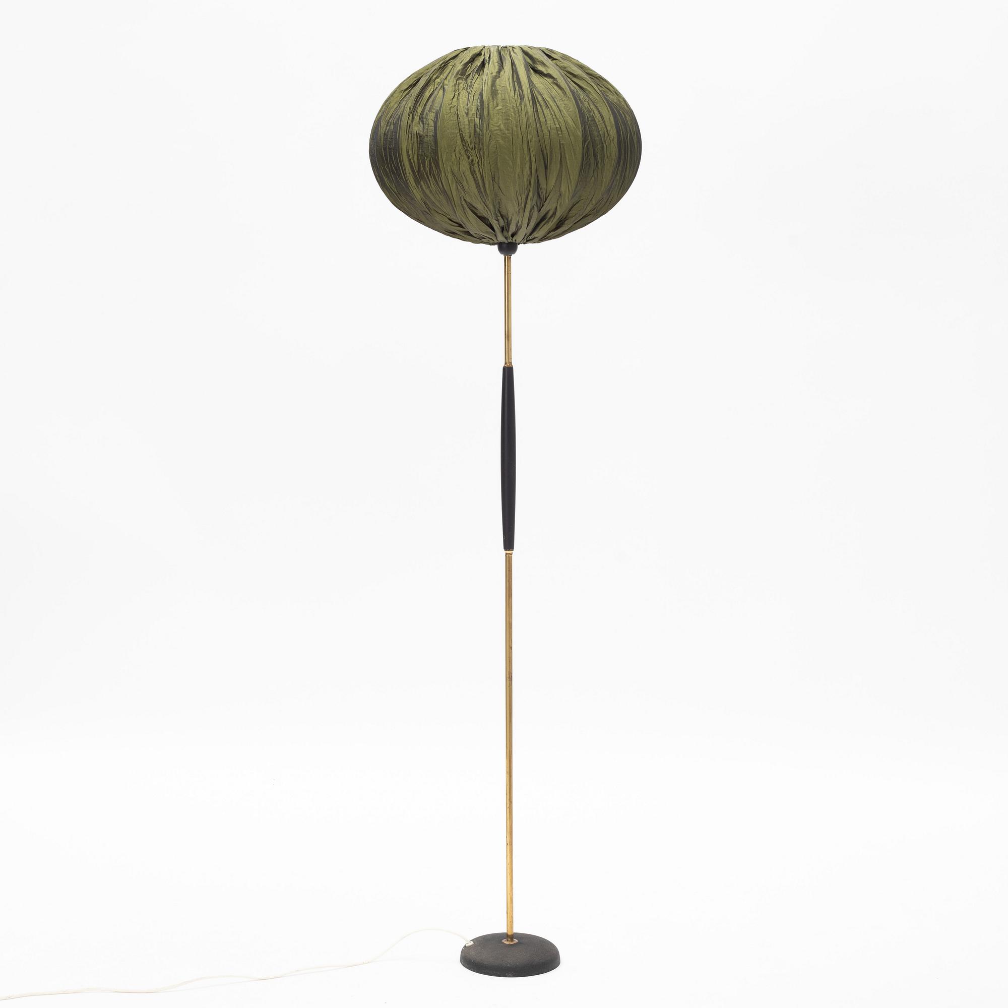 A mid 20th century floor lamp.