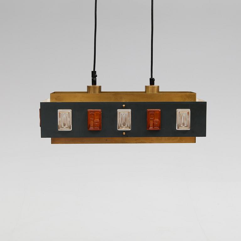 TAKLAMPA, sannolikt Erik Höglund, 1900-talets andra hälft. Längd 48 cm.