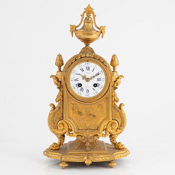 A Louis XVI-style mantel clock, France, around 1900.