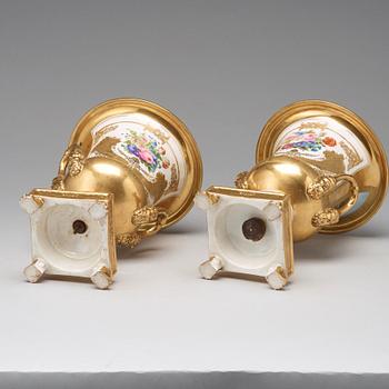 A pair of French Empire vases, 19th Century.