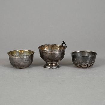 TUMLARE, 3 st, bland annat Erik Ernander, Uppsala, mestadels 1800-talets början. Vikt ca 58 g.