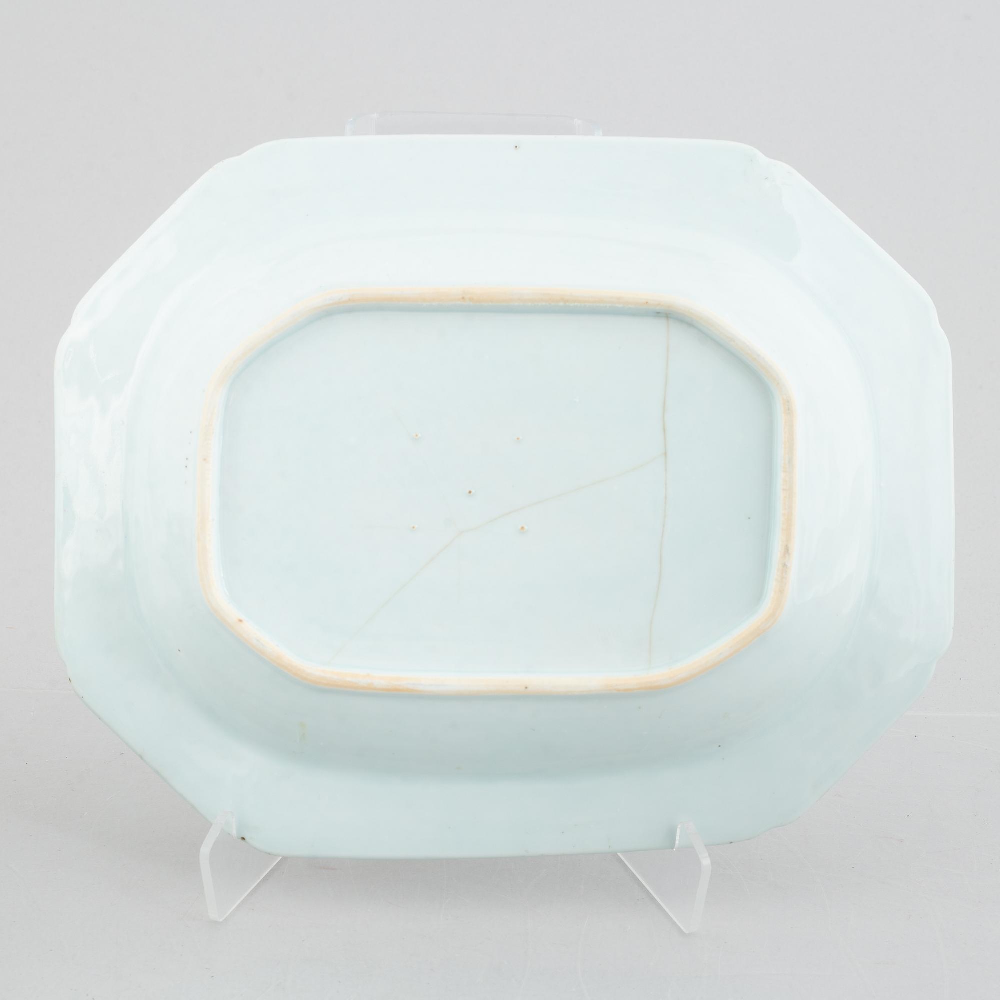 Terrin med lock och fat, kompaniporslin, Kina, Qingdynastin, Qianlong (1736-95).