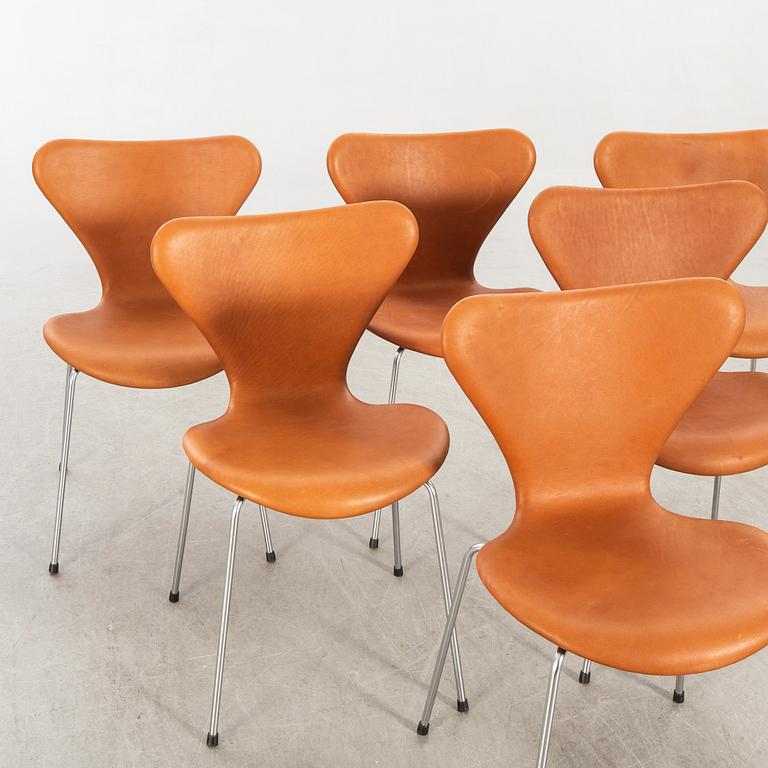 Arne Jacobsen stolar, 6 st, "Sjuan", Fritz Hansen, Danmark 1900-talets senare del.