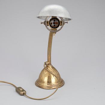 SKRIVBORDSLAMPA, 1900-talets första hälft.