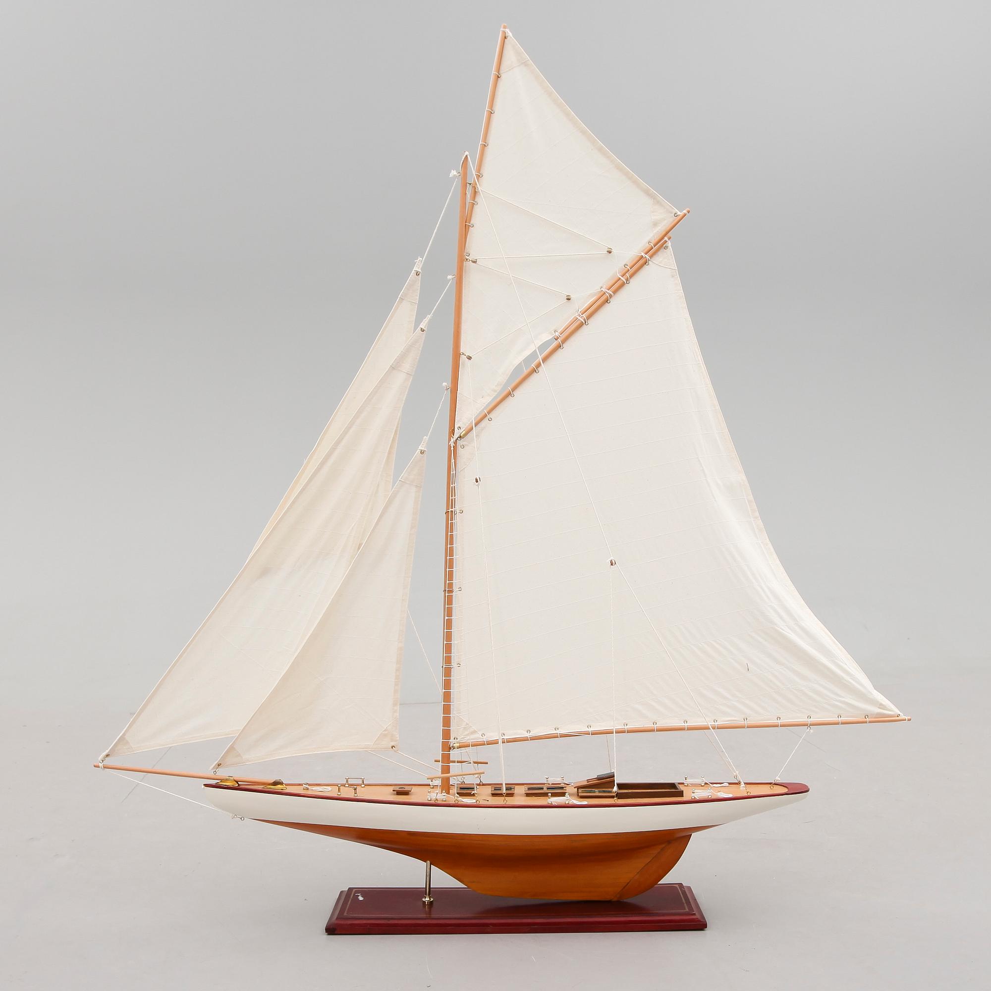 MODELLBÅT, trä, segelbåt, 1900-talets andra hälft.