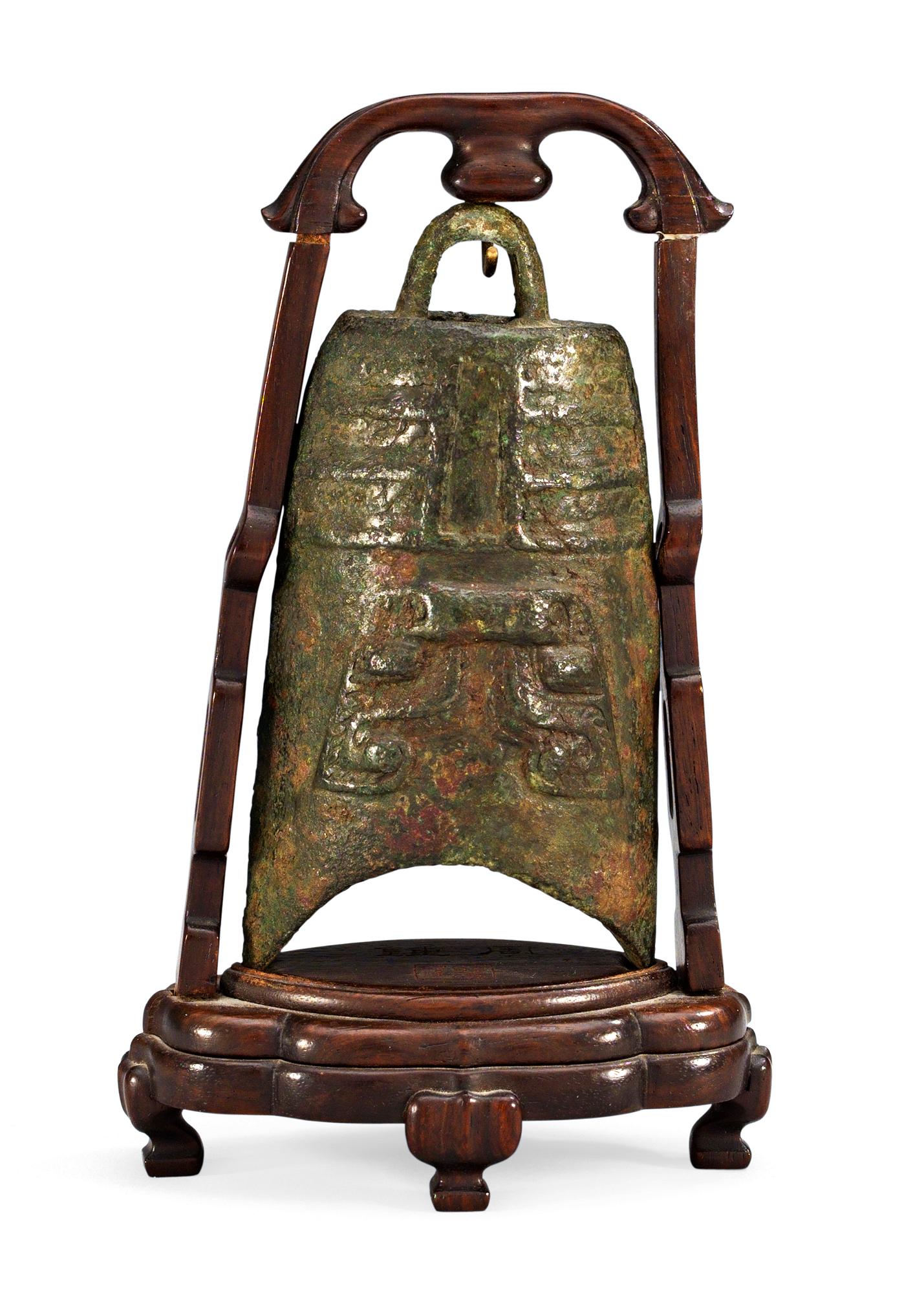 A bronze bell, Ming dynasty (1368-1644).