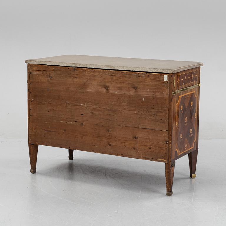 A Gustavian chest of drawers attributed to Jonas Hultsten (Master 1773-1794).