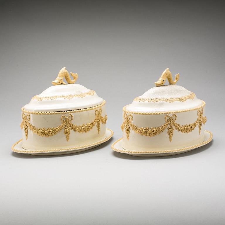 PASTEJFORMER, ett par, fajans. Empire. Märkt Jan der Delft. 1800-talets första del.