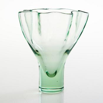 HELENA TYNELL, a 'Plissé' vase signed Riihimäen Lasi Oy, H. Tynell. In production 1949-1958.