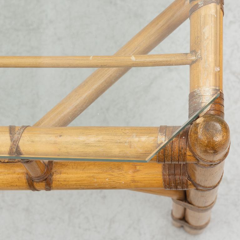 Soffbord, samt fåtöljer, ett par, Sverige, 1900-talets andra hälft.