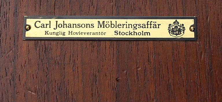 SERVERINGSSKÅP, Carl Johanssons Möbleringsaffär, Stockholm, 1900-talets första hälft.