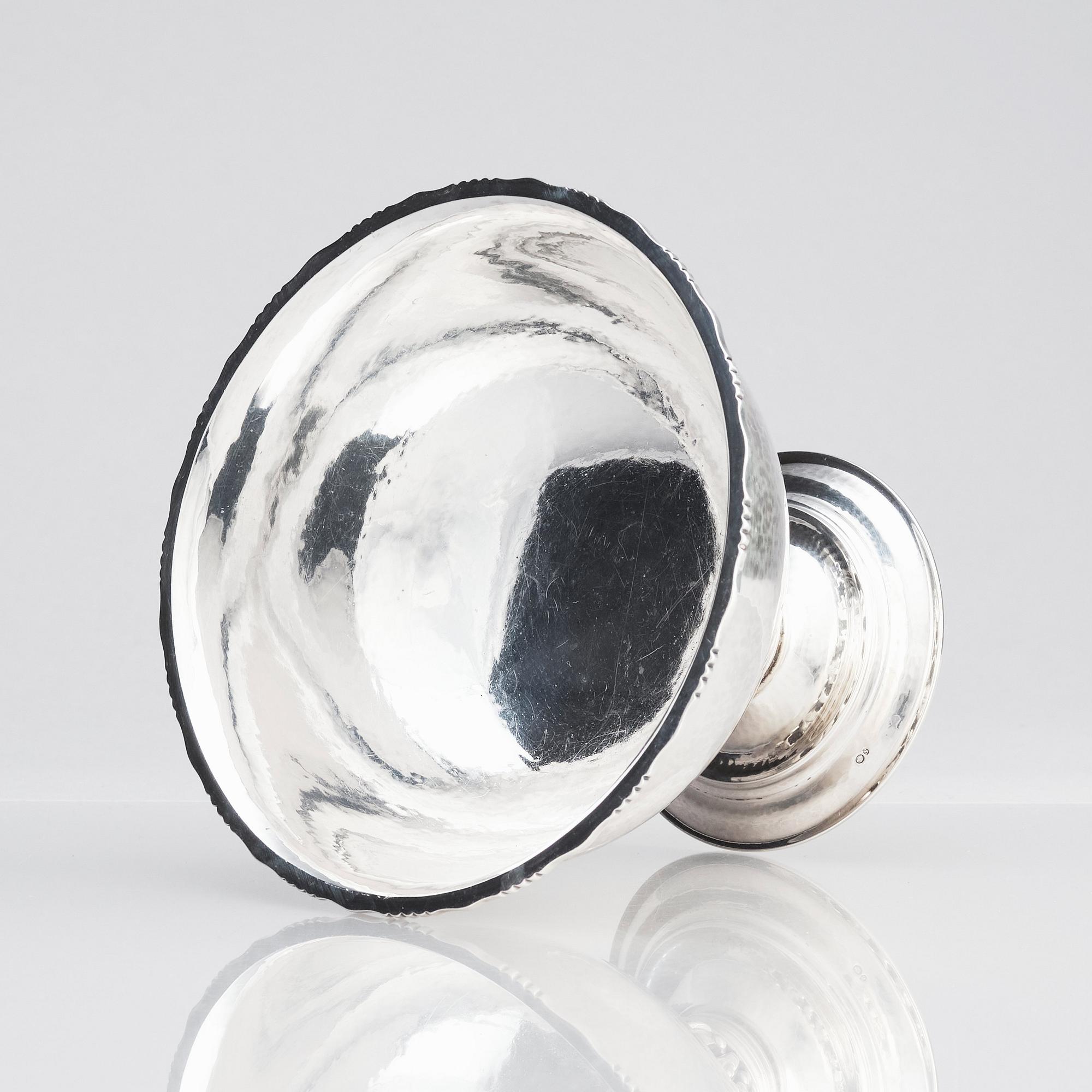 Georg Jensen, skål på fot, Köpenhamn ca 1919-1924, sterling silver, design nr 180B, svenska importstämplar GAB F.