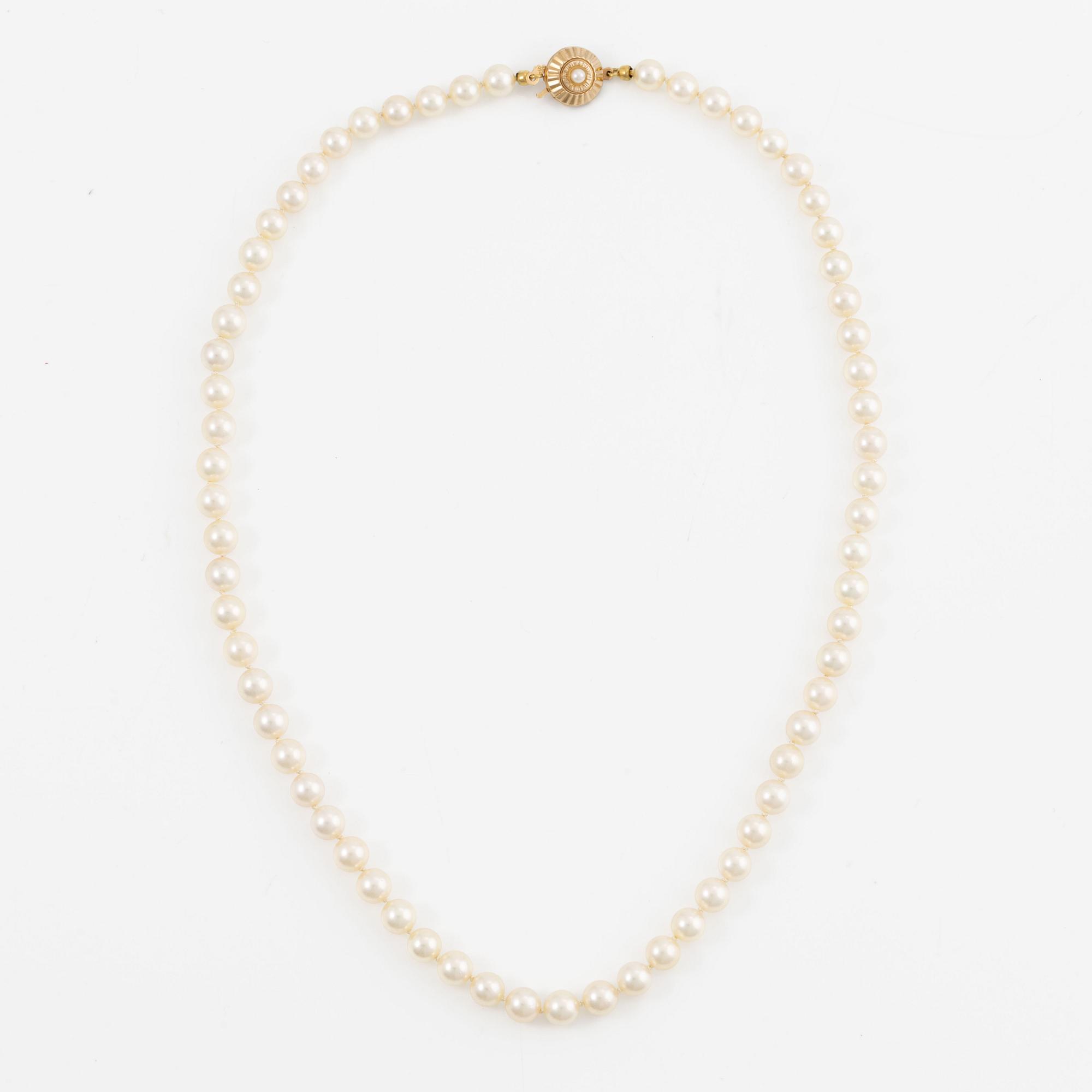Pärlcollier, med odlade pärlor, lås 18K guld.