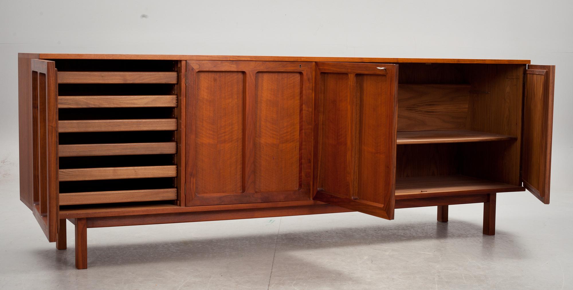 SIDEBOARD,  Karl-Erik Ekselius, AB J. O. Carlsson, Vetlanda, 1960-tal.