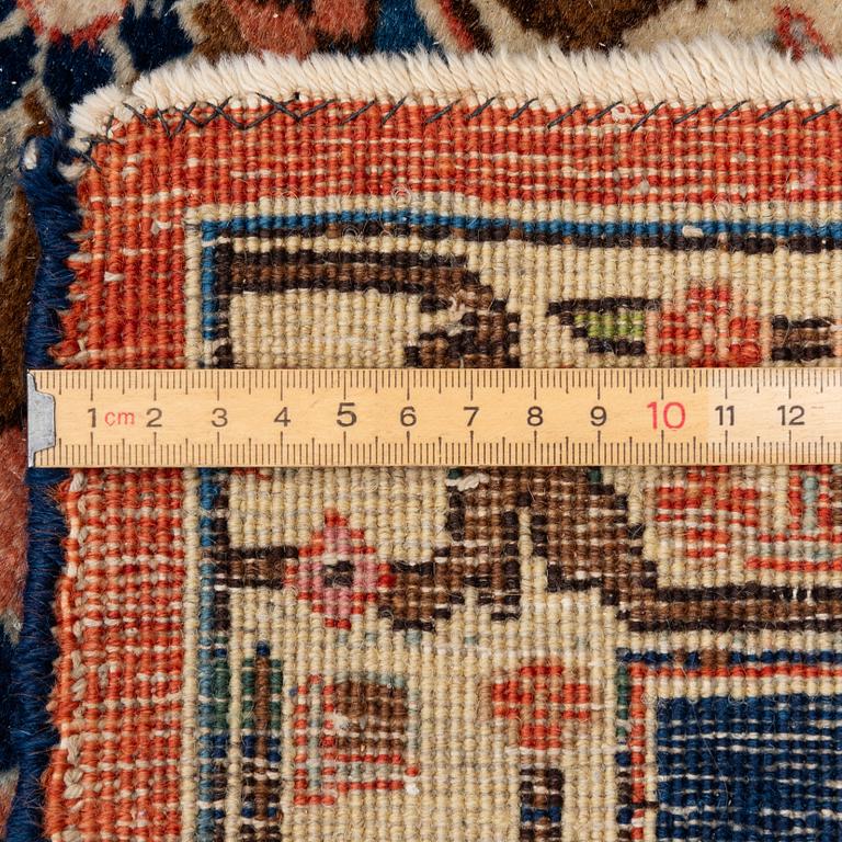 Semi-antique Tabriz rug, approx. 365 x 275 cm.