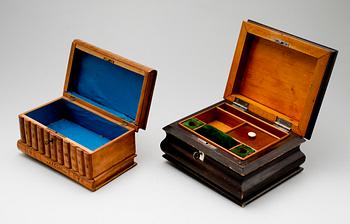 SKRIN, 2 st, trä, 1800-/1900-tal.