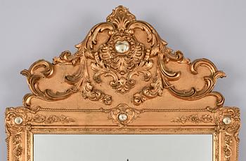 SPEGEL, nyrokoko, etikettmärkt Carl Berg, Hamburg, 1800-talets mitt.