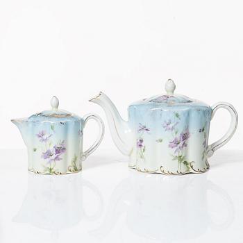 Tea service, 14 pieces, porcelain, Kuznetsov, Russia, circa 1900.