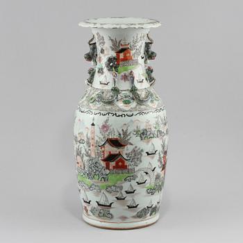 VAS, porslin, Kina, 1900-tal.