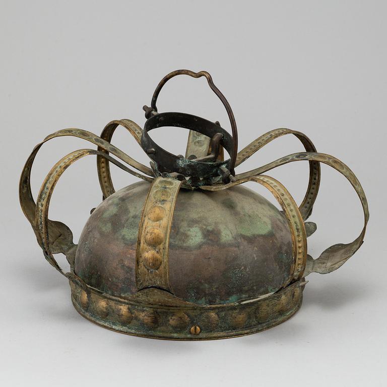 A ca 1900 hanging compass.