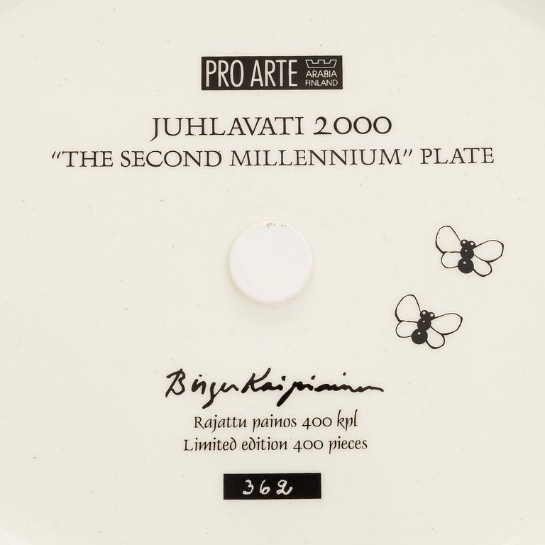 Birger Kaipiainen, A 'Jubilee dish 2000' 362/400, Pro Arte, Arabia.