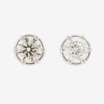 Earrings with brilliant-cut diamonds.