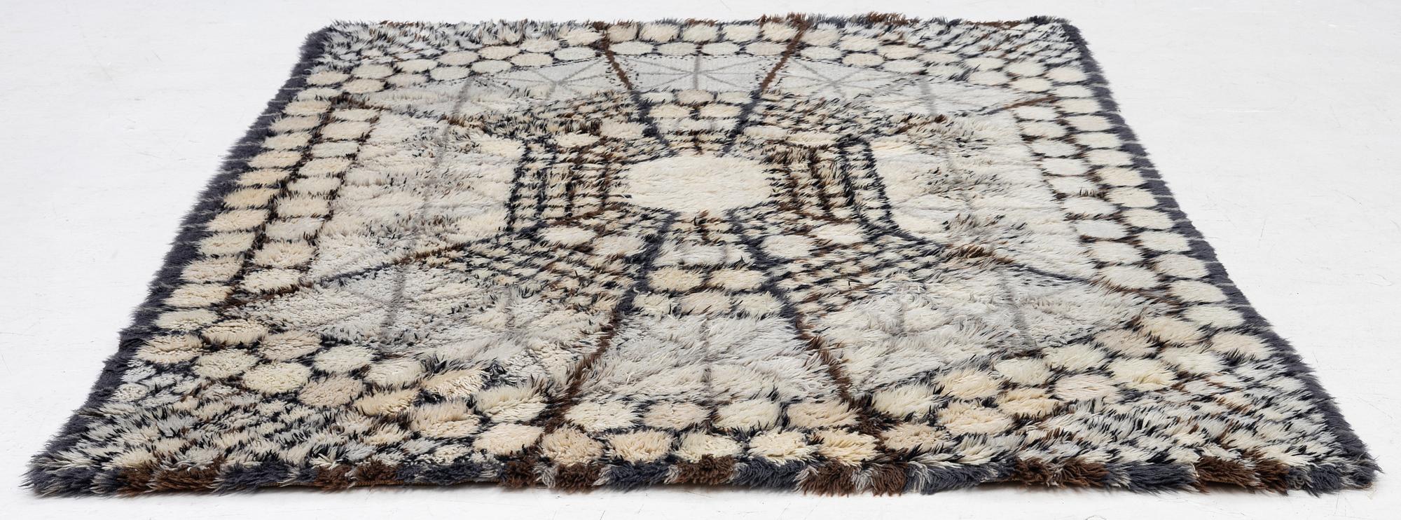 Marianne Richter, a rug, c. 230 x 160 cm.