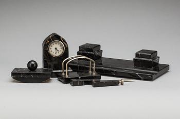 SKRIVBORDSUPPSATS, 6 delar, 1900-talets första hälft.