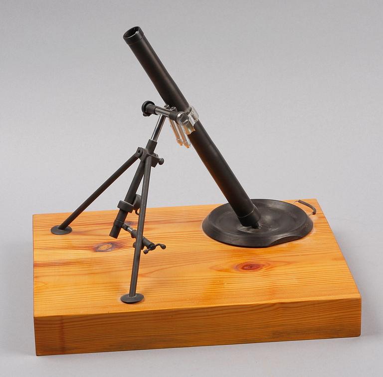 MODELL, metall, 1900-tal.