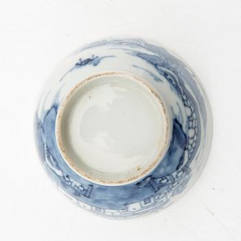 Koppar med fat, 3 st, porslin, Kina, Qingdynastin, Qianlong (1736-95).