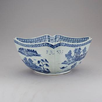 SKÅL, kompaniporslin. Qingdynastin, Qianlong (1736-95).