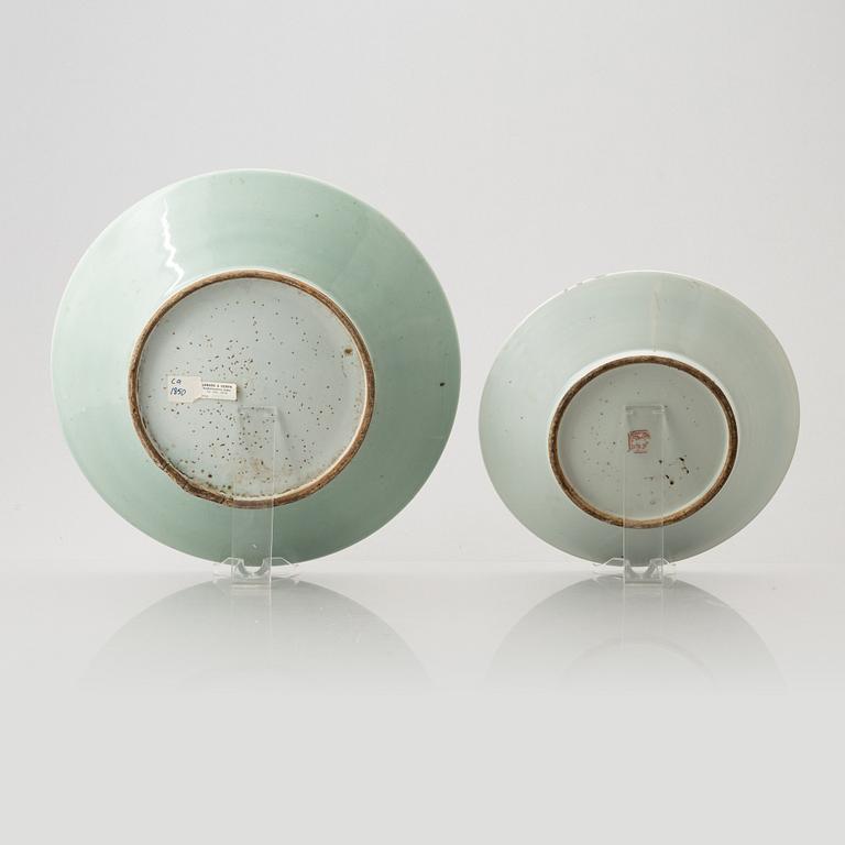 Two Chinese porcelain dishes, 29th century.