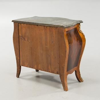 A rococo chest of drawers by Johan Jacob Eisemblätter, Stockholm 1760- 1813.